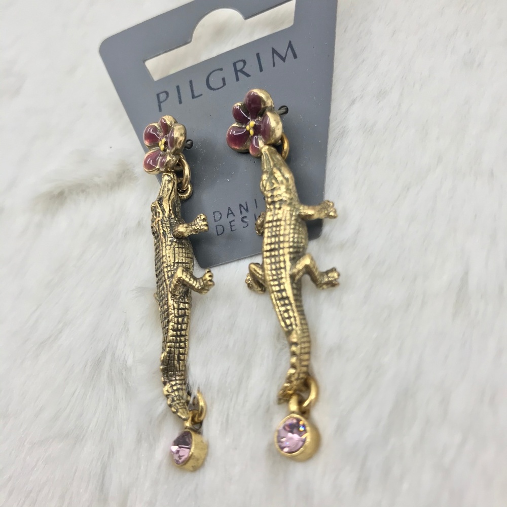 Goldtone Purple Enamel Flower Alligator Earrings